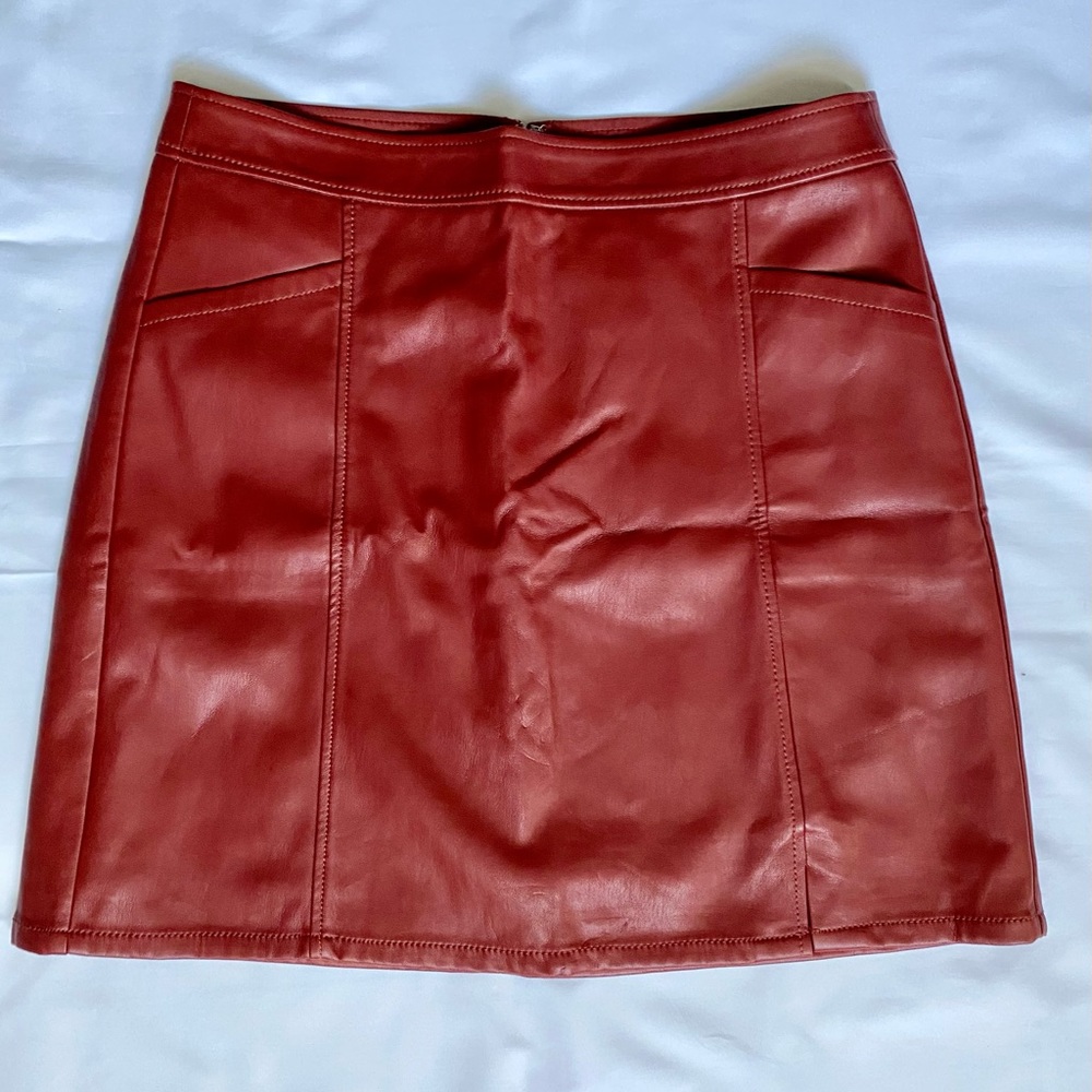 Loft Women’s Deep Red Soft Faux Leather Lined Pocket Mini Skirt | Size 8 NWT